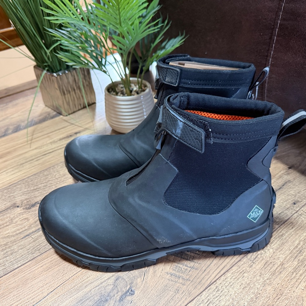 Men’s Black Muck Boots sizes‎ 12,13,14 insulated, waterproof, mid zip,APEX